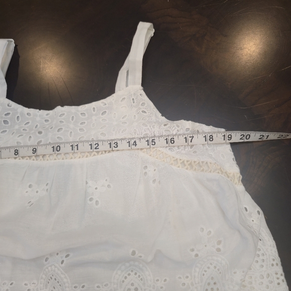 Umgee Size Medium  Crochet  Ruffle Top Blouse white - Picture 6 of 10